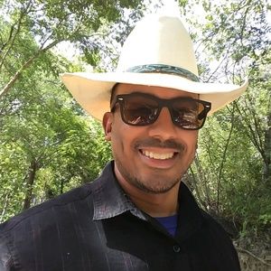 Meet your Posher, Carlos